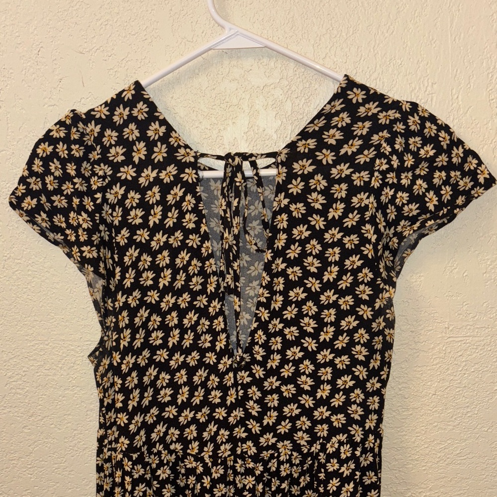 American Eagle Outfitters Black and Cream Floral Dress~Sz Small